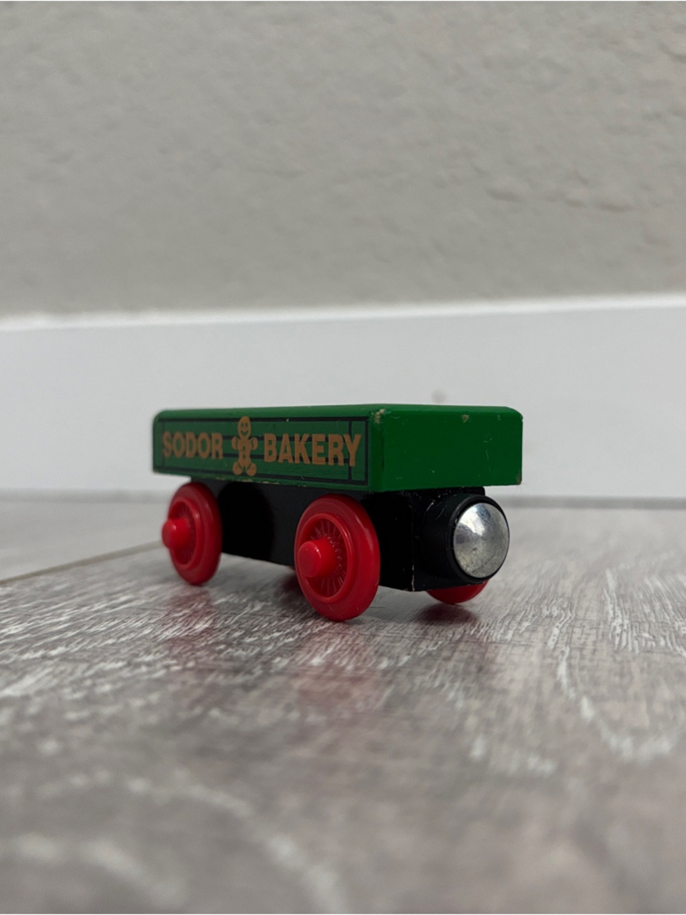 Wooden Sodor Bakery Car - Thomas & Friends